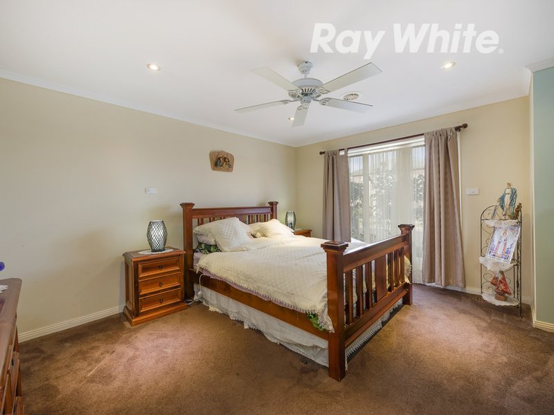 Photo - 17 Granite Outlook, Epping VIC 3076 - Image 8