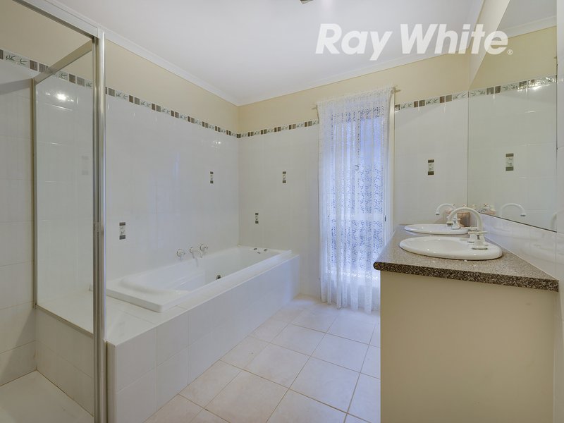 Photo - 17 Granite Outlook, Epping VIC 3076 - Image 9