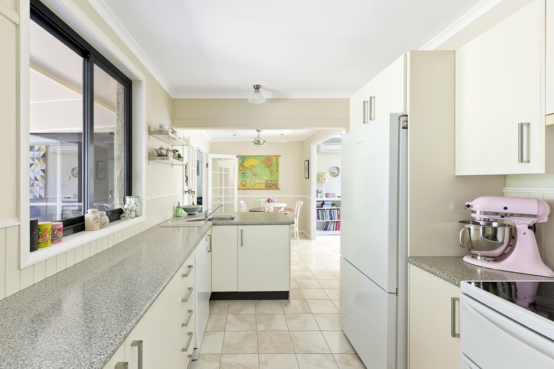 Photo - 17 Grasmere Crescent, Wheeler Heights NSW 2097 - Image 5