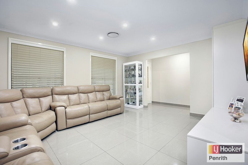 Photo - 17 Grazier Crescent, Werrington Downs NSW 2747 - Image 3