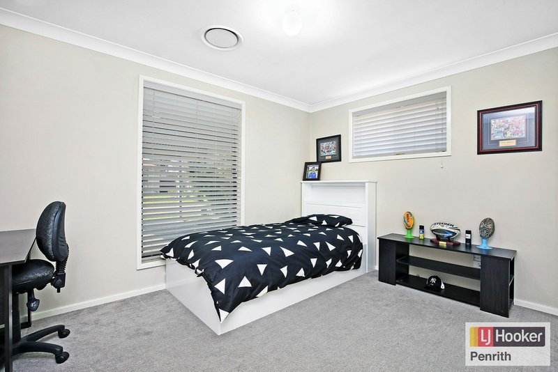 Photo - 17 Grazier Crescent, Werrington Downs NSW 2747 - Image 6