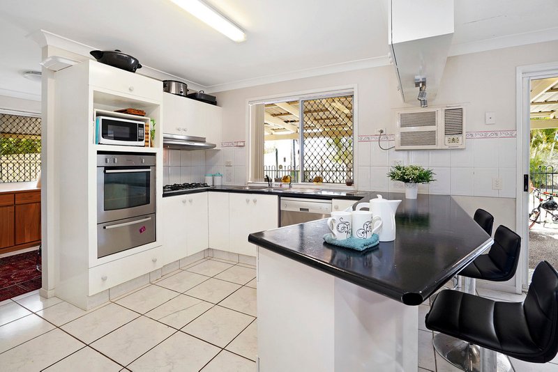 Photo - 17 Greendale Court, Strathpine QLD 4500 - Image 3