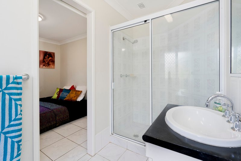 Photo - 17 Greendale Court, Strathpine QLD 4500 - Image 5