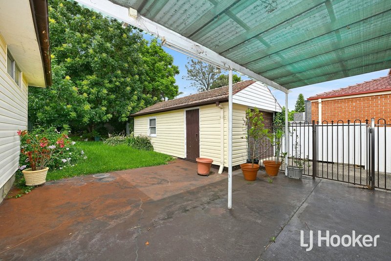 Photo - 17 Greendale Crescent, Chester Hill NSW 2162 - Image 7