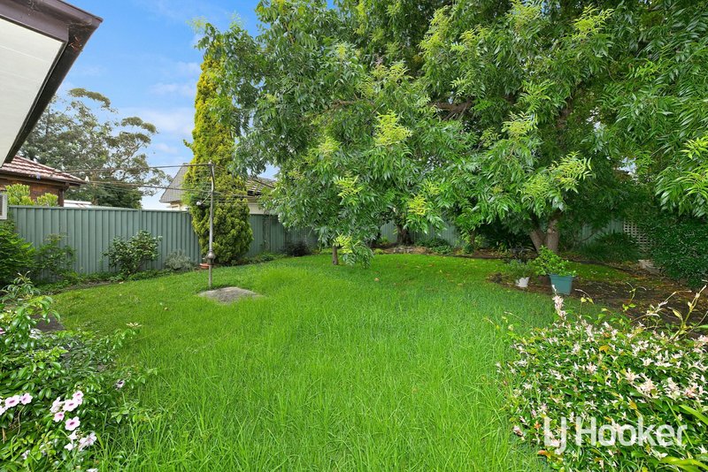 Photo - 17 Greendale Crescent, Chester Hill NSW 2162 - Image 8