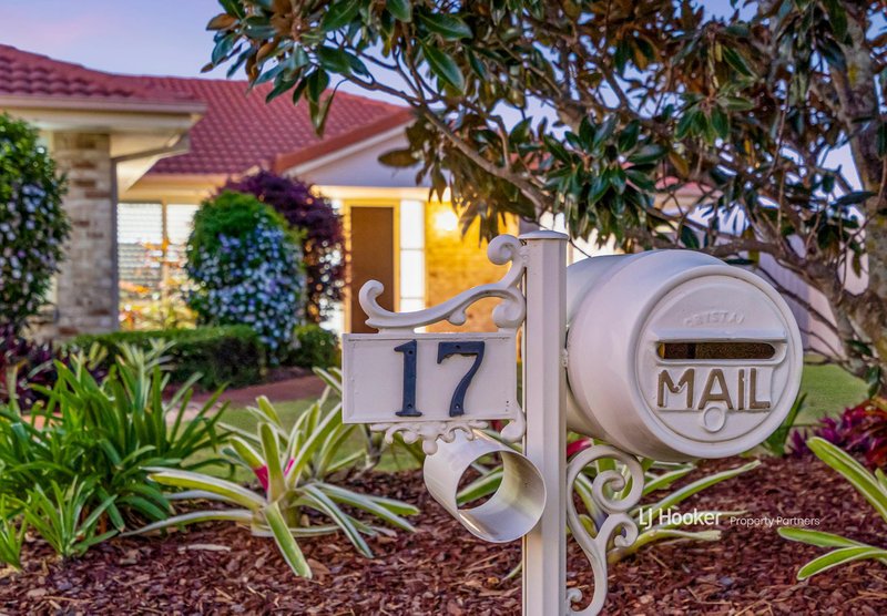 Photo - 17 Greenhaven Crescent, Kuraby QLD 4112 - Image 2