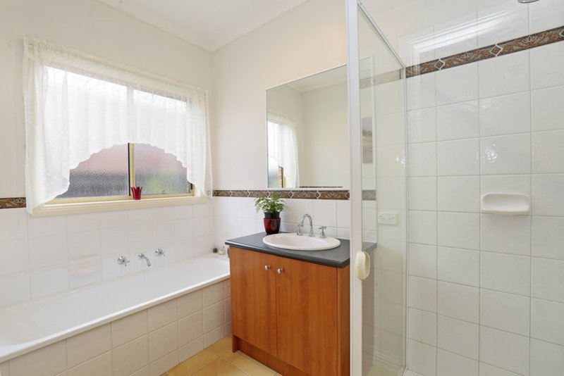 Photo - 17 Greenleaf Drive, Lara VIC 3212 - Image 10