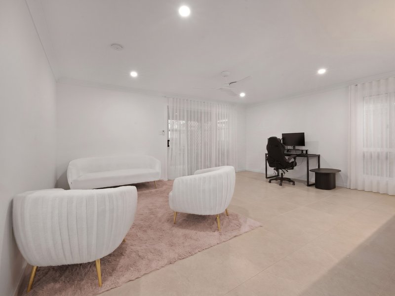 Photo - 17 Greenlink Street, Deebing Heights QLD 4306 - Image 3