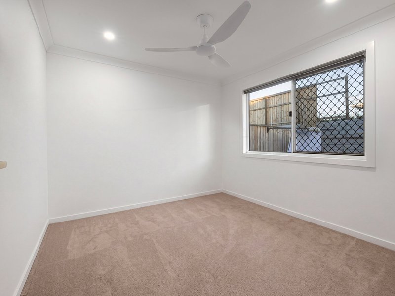 Photo - 17 Greenlink Street, Deebing Heights QLD 4306 - Image 8