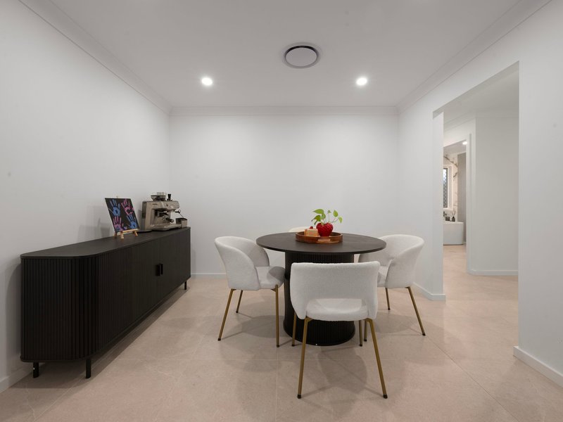 Photo - 17 Greenlink Street, Deebing Heights QLD 4306 - Image 11