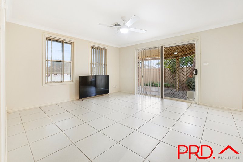 Photo - 1/7 Gregory Close, Tamworth NSW 2340 - Image 2