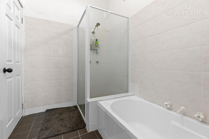 Photo - 17 Grevillea Crescent, Lake Albert NSW 2650 - Image 11