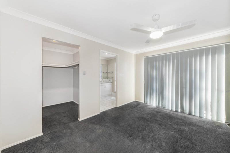 Photo - 17 Grevillea Place, Bridgeman Downs QLD 4035 - Image 6