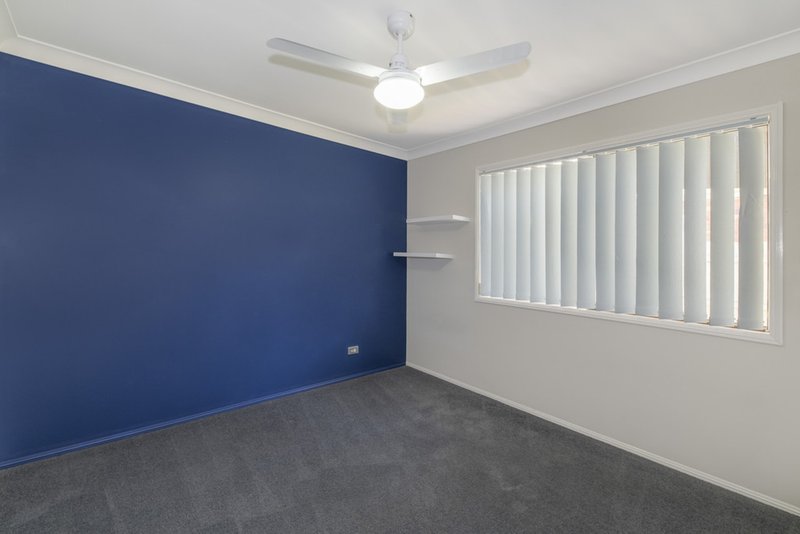 Photo - 17 Grevillea Place, Bridgeman Downs QLD 4035 - Image 11