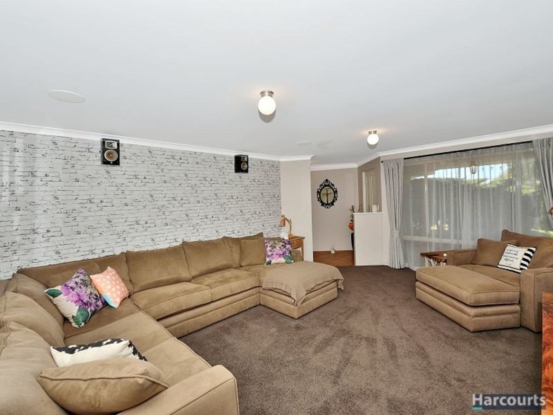 Photo - 17 Grevillea Rise, Halls Head WA 6210 - Image 3