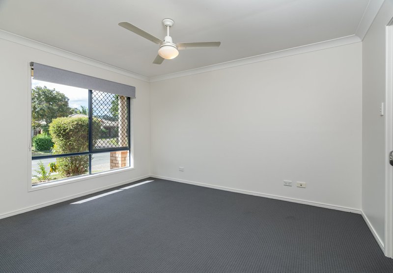 Photo - 17 Griffen Place, Crestmead QLD 4132 - Image 8