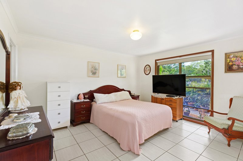 Photo - 17 Griffith Avenue, Tewantin QLD 4565 - Image 5