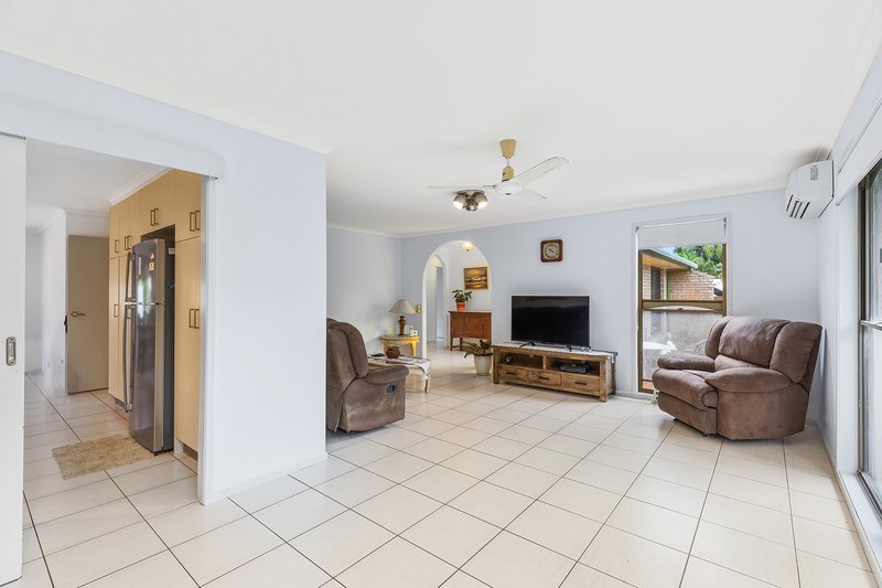 Photo - 17 Griffith Avenue, Tewantin QLD 4565 - Image 7