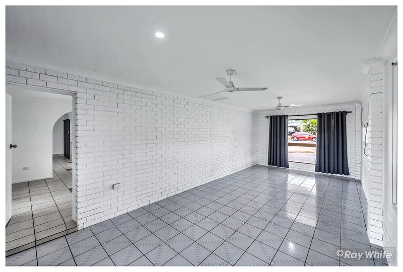 Photo - 17 Griffith Street, Kawana QLD 4701 - Image 14