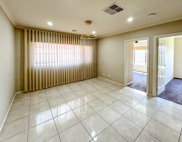 Photo - 17 Grimsthorpe Place, Mernda VIC 3754 - Image 4