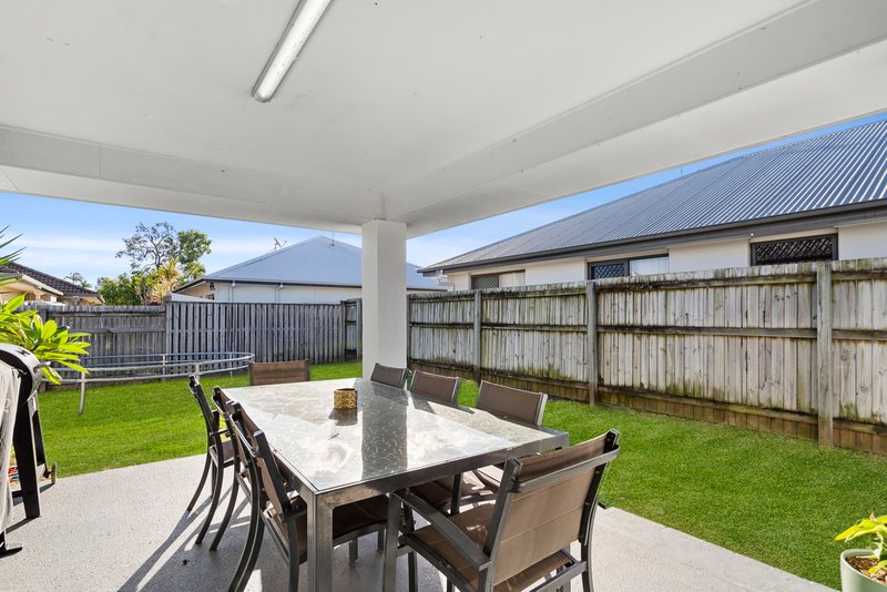 Photo - 17 Gunadoo Street, Thornlands QLD 4164 - Image 6