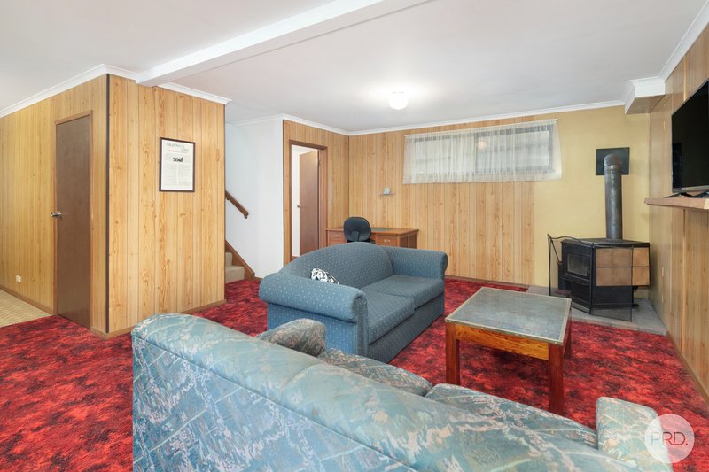 Photo - 17 Hale Avenue, Mount Clear VIC 3350 - Image 11