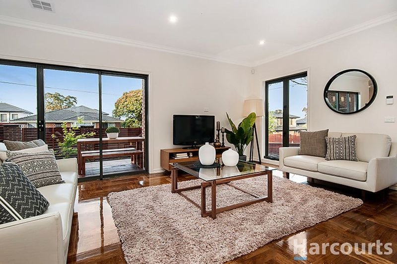 Photo - 17 Hammence Street, Glen Waverley VIC 3150 - Image 2