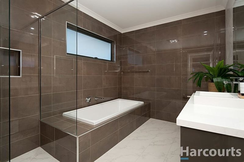 Photo - 17 Hammence Street, Glen Waverley VIC 3150 - Image 6