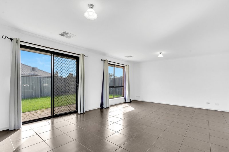 Photo - 17 Hamra Drive, Smithfield SA 5114 - Image 15