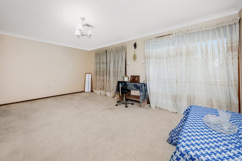 Photo - 17 Handle Street, Bass Hill NSW 2197 - Image 7