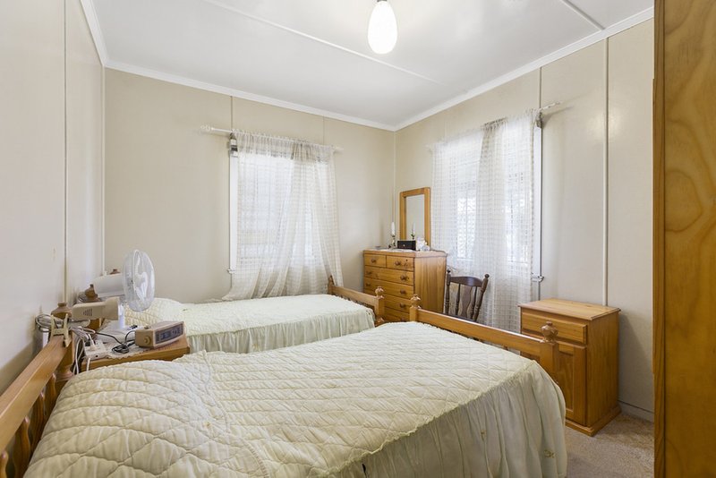 Photo - 17 Hannam Street, Wynnum QLD 4178 - Image 5