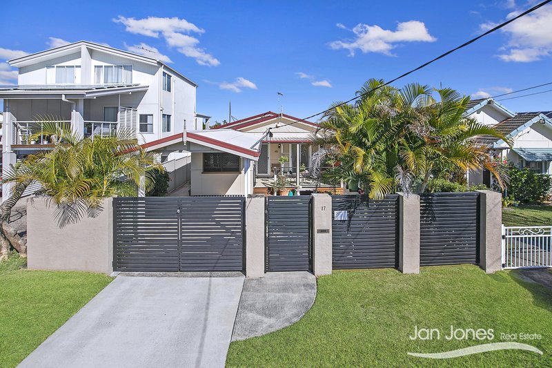 Photo - 17 Hardiman Street, Woody Point QLD 4019 - Image 2