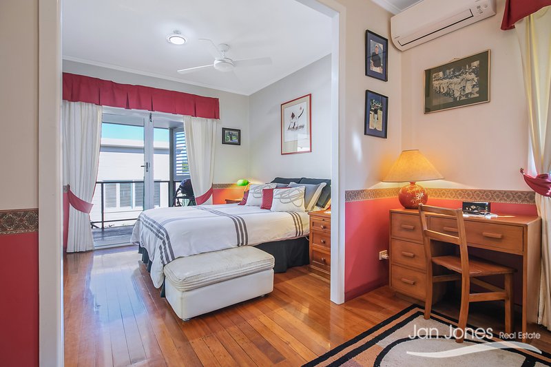 Photo - 17 Hardiman Street, Woody Point QLD 4019 - Image 15