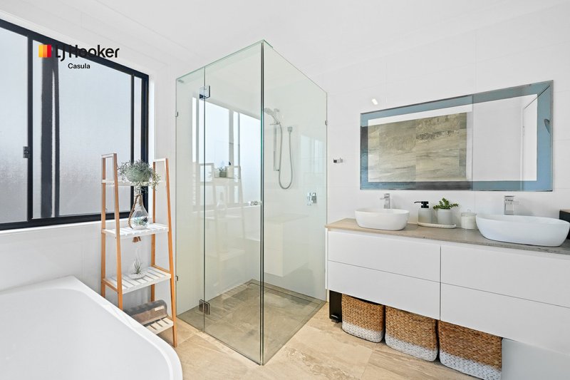 Photo - 17 Harpur Place, Casula NSW 2170 - Image 12