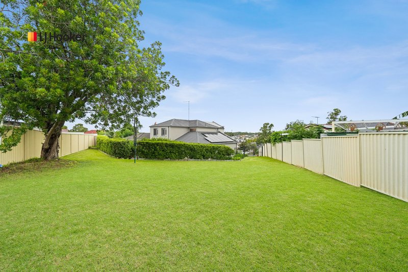 Photo - 17 Harpur Place, Casula NSW 2170 - Image 15