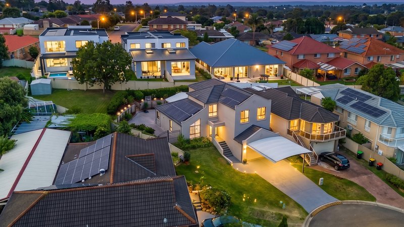 Photo - 17 Harpur Place, Casula NSW 2170 - Image 3