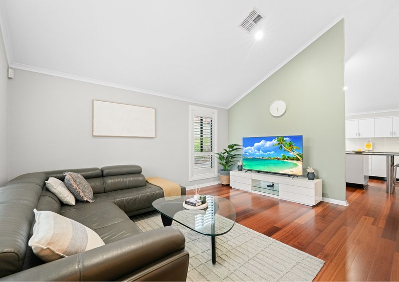 Photo - 17 Harpur Place, Casula NSW 2170 - Image 4