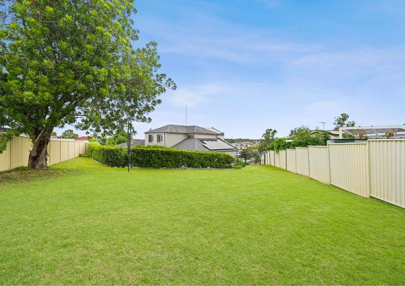 Photo - 17 Harpur Place, Casula NSW 2170 - Image 24