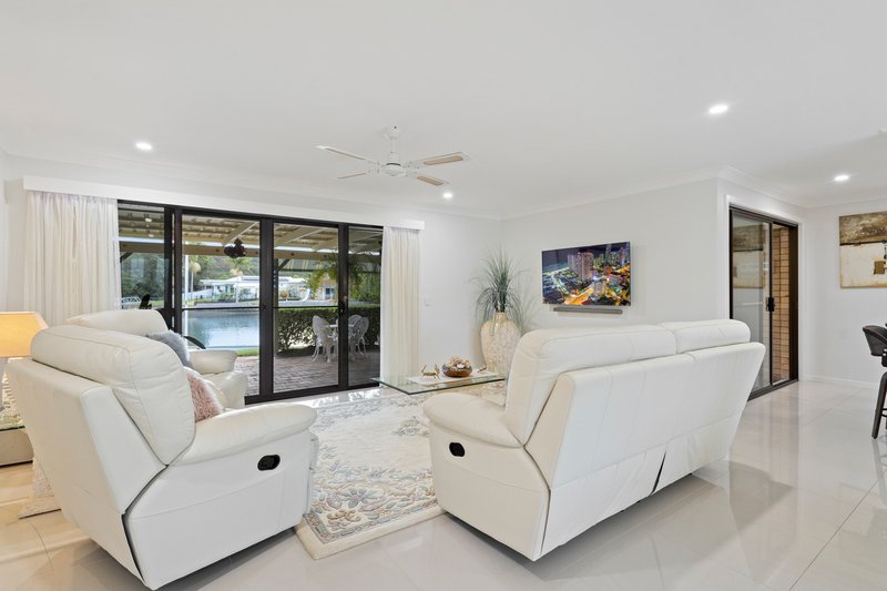 Photo - 17 Harris Court, Currumbin Waters QLD 4223 - Image 10