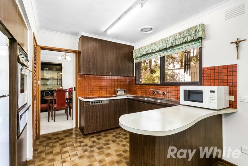 Photo - 17 Harris Crescent, Glen Waverley VIC 3150 - Image 4