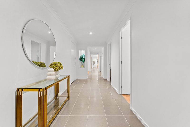 Photo - 17 Hatia Place, Kuraby QLD 4112 - Image 2