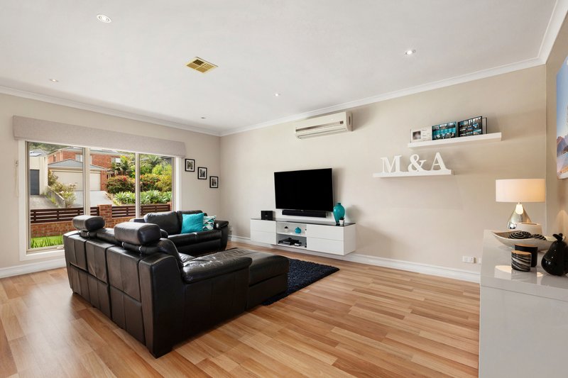 Photo - 17 Heany Park Road, Rowville VIC 3178 - Image 2