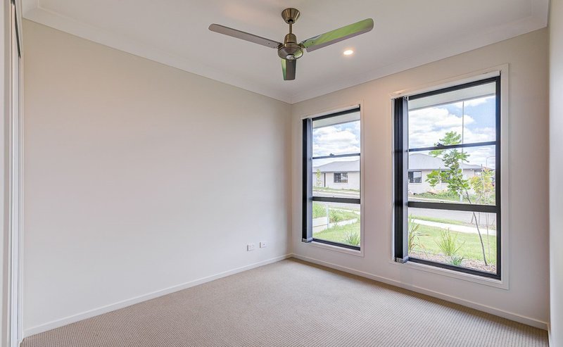 Photo - 17 Heath Terrace, Park Ridge QLD 4125 - Image 6