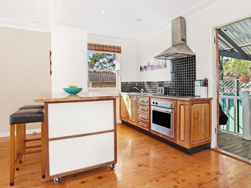 Photo - 1/7 Heathcote Street, Helensburgh NSW 2508 - Image 4