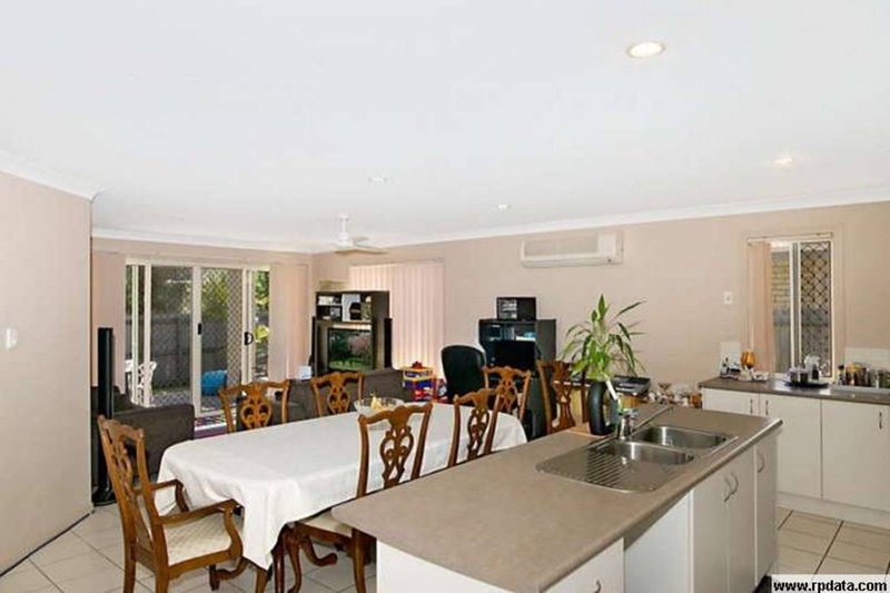 Photo - 17 Heathwood Street, Taigum QLD 4018 - Image 3