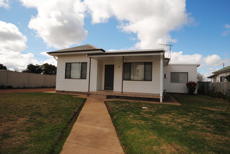 Photo - 17 Hebden Street, Yoogali NSW 2680 - Image 14