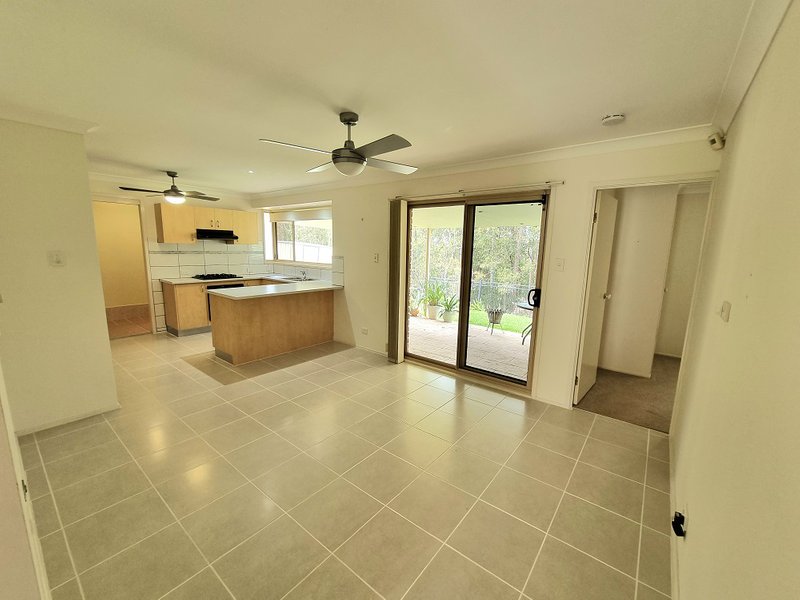 Photo - 17 Hebrides Road, Fletcher NSW 2287 - Image 6