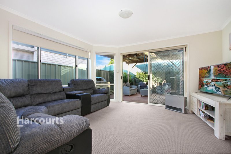 17 Herriott Crescent, Horsley NSW 2530