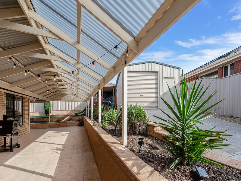 Photo - 17 Hertford Place, Noarlunga Downs SA 5168 - Image 7