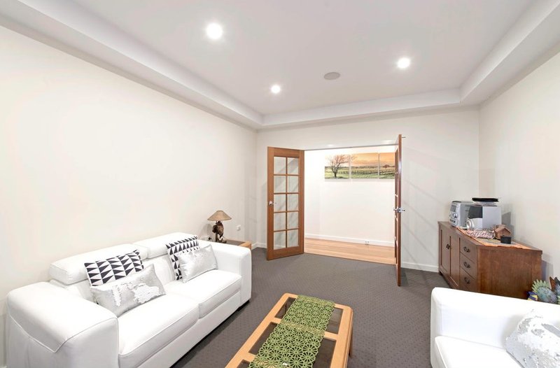 Photo - 17 Hesba Brinsmead Street, Franklin ACT 2913 - Image 6